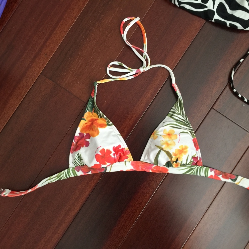 Guess Floral Bikini Top Size Small